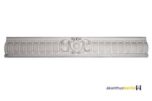 EC 16 Eckgesims Wappen mit Schleifenband aus der Gründerzeit