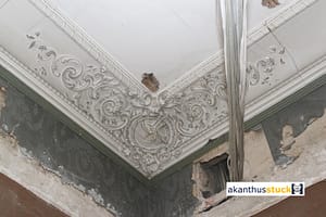 Stuck altert in Würde-Ulmenallee-in-Berlin