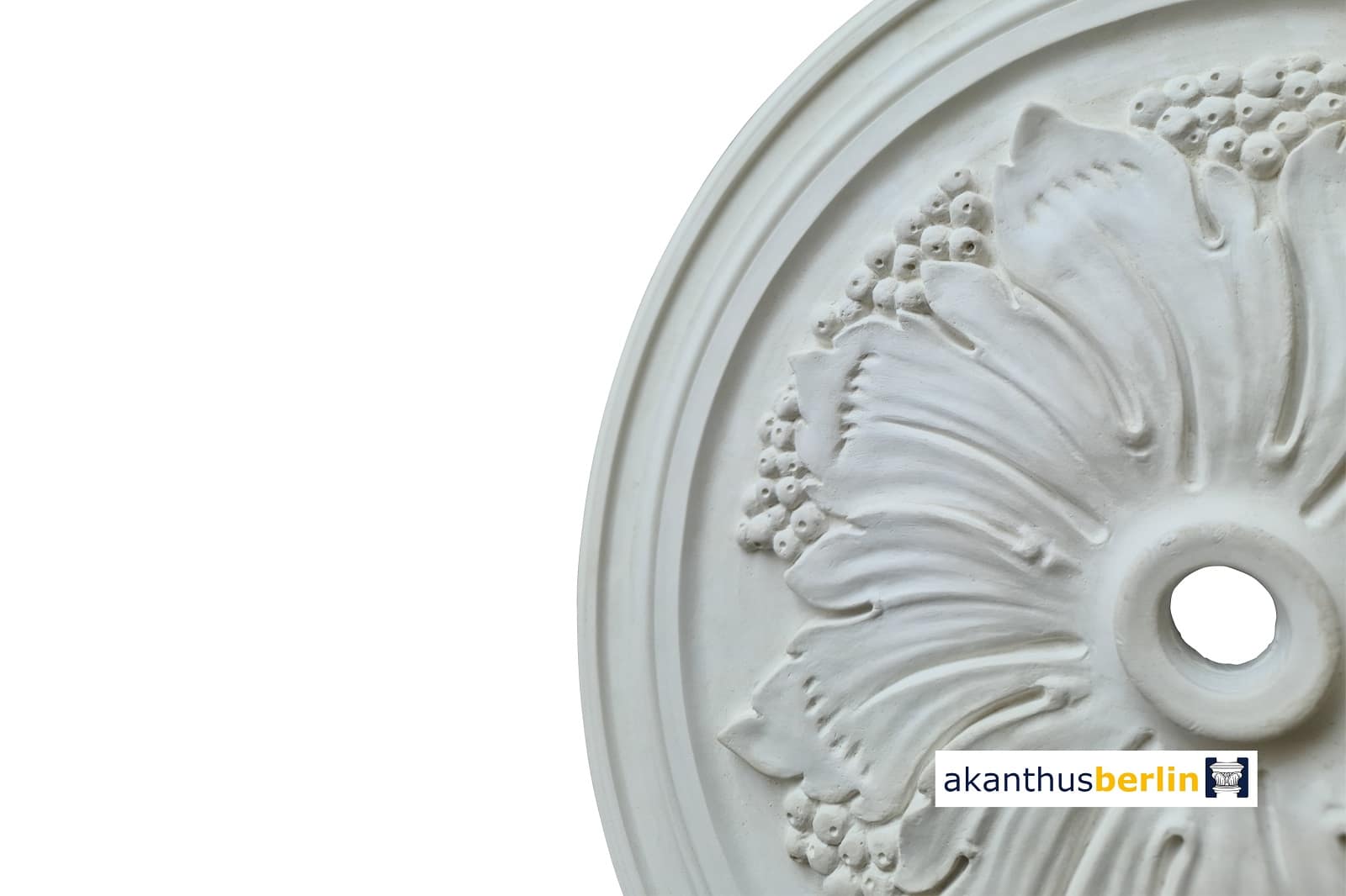 weiße Stuck Gips Rosette, im klassischen Jugendstil, Maiglöckchen, Rund, Detail, RO 61